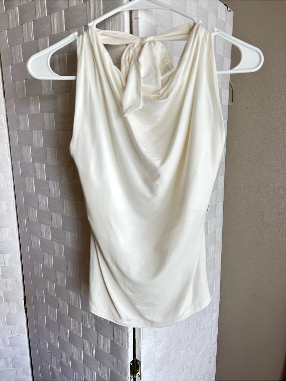 Old Navy’s Women's Cream Halter Top with Tie Neck Large